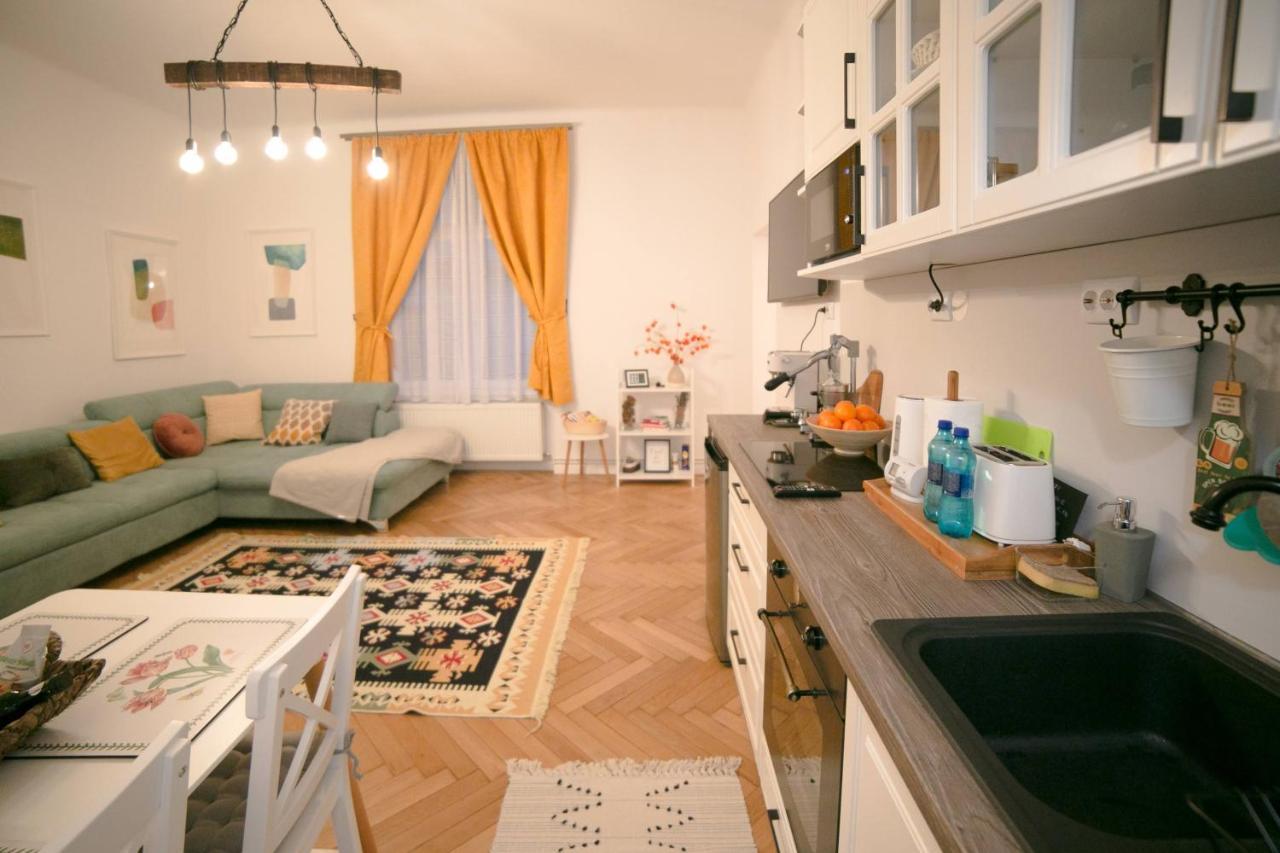 Jasmine Serenity Apartment - Central, Behind Black Church Braşov Eksteriør bilde