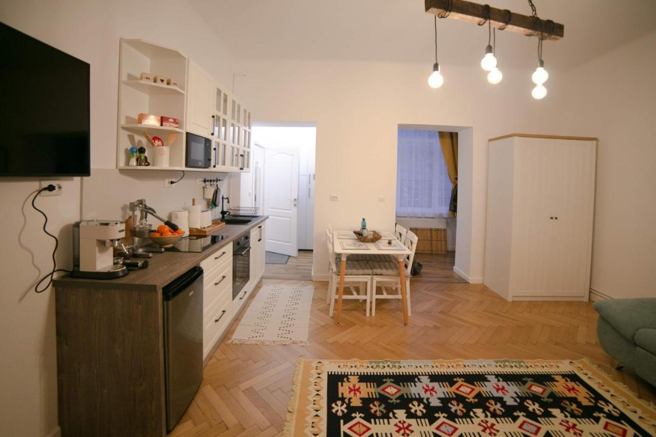 Jasmine Serenity Apartment - Central, Behind Black Church Braşov Eksteriør bilde
