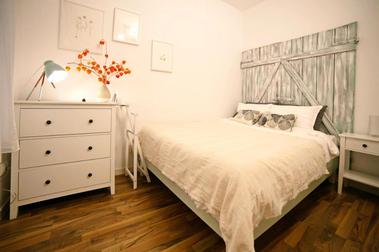 Jasmine Serenity Apartment - Central, Behind Black Church Braşov Eksteriør bilde