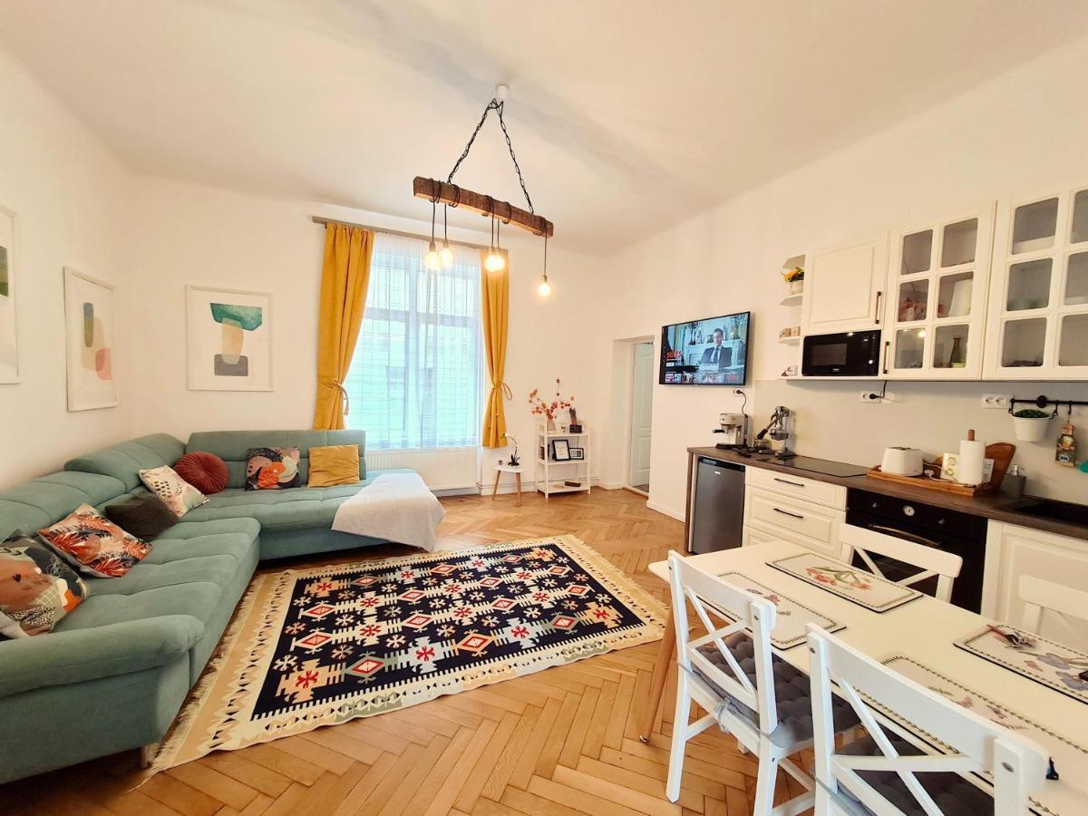 Jasmine Serenity Apartment - Central, Behind Black Church Braşov Eksteriør bilde