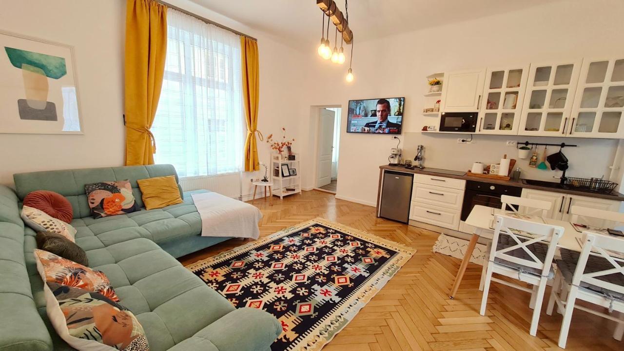 Jasmine Serenity Apartment - Central, Behind Black Church Braşov Eksteriør bilde