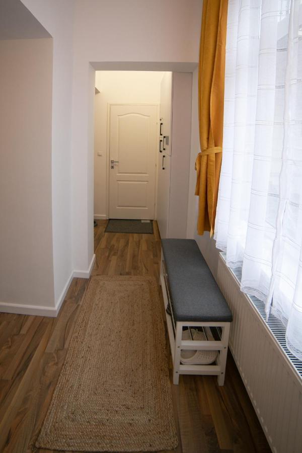 Jasmine Serenity Apartment - Central, Behind Black Church Braşov Eksteriør bilde